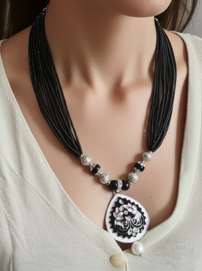 873954a907d8ce98554a2b4cbd398406.jpg - Oxidised Jewellery by Luxe Aura